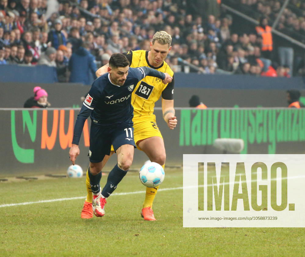 Fussball 1.Bundesliga, VfL Bochum - Borussia Dortmund v.l. Georgios Masouras (VfL Bochum), Niklas Süle (Borussia Dortmund) Bochum