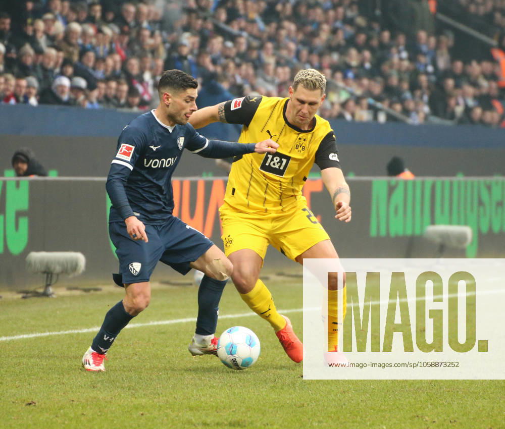 Fussball 1.Bundesliga, VfL Bochum - Borussia Dortmund v.l. Georgios Masouras (VfL Bochum), Niklas Süle (Borussia Dortmund) Bochum