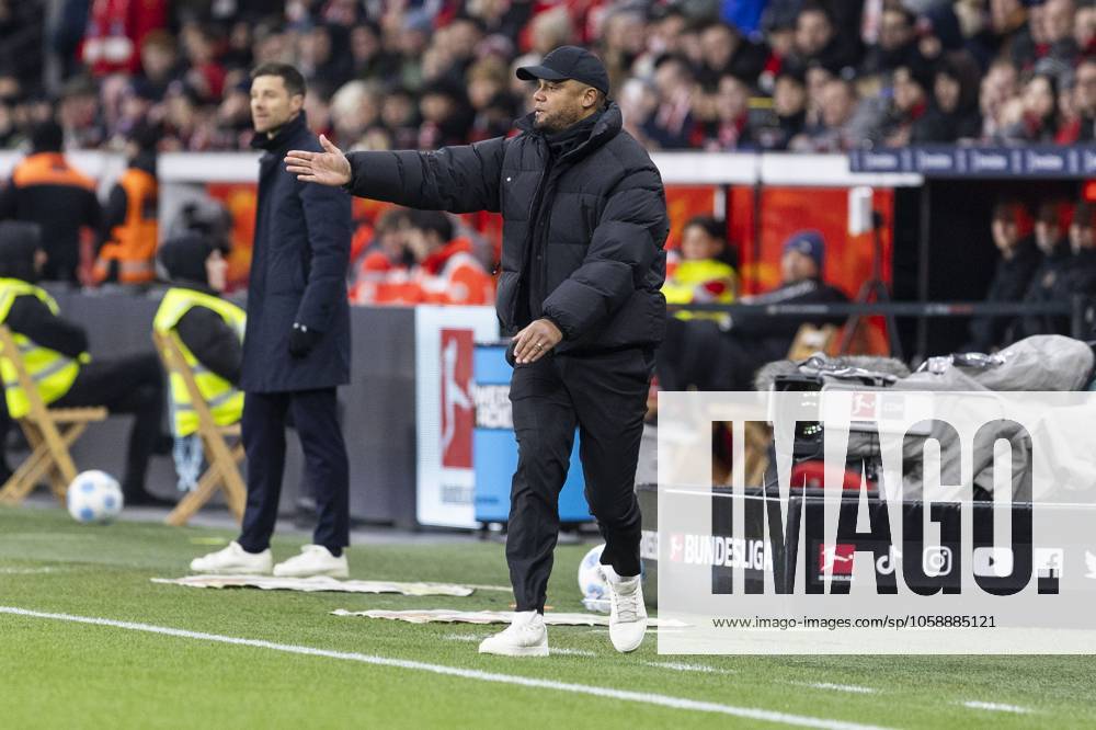 Vincent Kompany (FC Bayern München, Cheftrainer). Leverkusen, Fussball 1.Bundesliga 22. Spieltag, Spieltag 22, Bayer 04 Leverkusen - FC Bayern München, 15.02.2024, BayArena, Leverkusen. DFL regulations prohibit any use of photographs as image sequences and or quasi-video Â