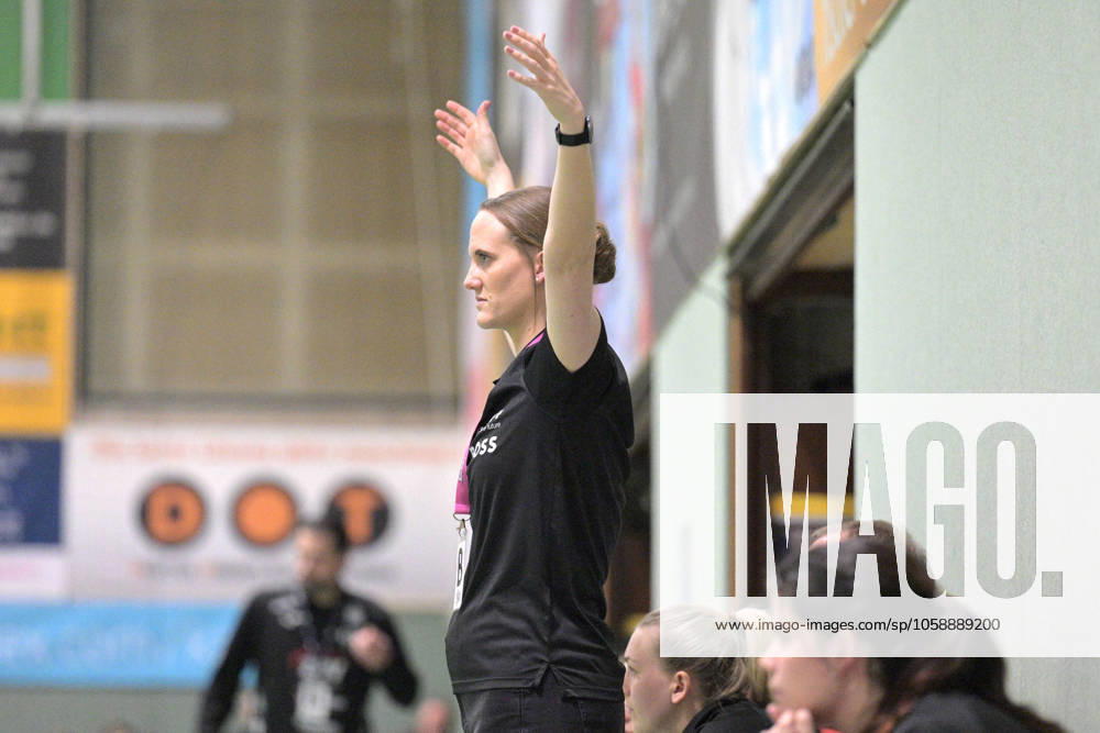 Miriam Hirsch (TusSies Metzingen, Trainerin) TusSies Metzingen vs. BSV Sachsen Zwickau, Handball, HBF, 17.Ligaspieltag, Saison 2024 2025, 15.02.2025 TusSies Metzingen vs. BSV Sachsen Zwickau, Handball, HBF, 17.Ligaspieltag, Saison 2024 2025, 15.02.2025 Metzingen