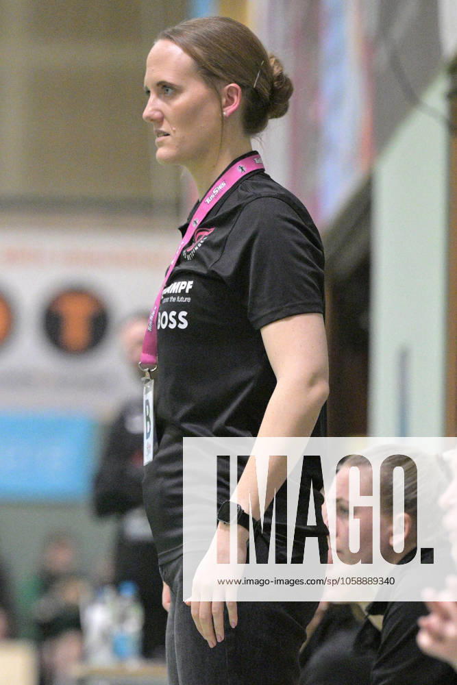 Miriam Hirsch (TusSies Metzingen, Trainerin) TusSies Metzingen vs. BSV Sachsen Zwickau, Handball, HBF, 17.Ligaspieltag, Saison 2024 2025, 15.02.2025 TusSies Metzingen vs. BSV Sachsen Zwickau, Handball, HBF, 17.Ligaspieltag, Saison 2024 2025, 15.02.2025 Metzingen