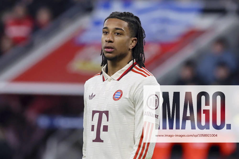 Michael Olise (FC Bayern Muenchen) schaut enttaeuscht, Bundesliga, Bayer 04 Leverkusen v FC Bayern München, BayArena am 15. February 2025 in Leverkusen, Deutschland. (Foto von Marco Steinbrenner DeFodi Images) Michael Olise (FC Bayern Muenchen) looks dejected, Bundesliga, Bayer 04 Leverkusen v FC Bayern München, BayArena, February 15, 2025 in Leverkusen, Germany. (Photo by Marco Steinbrenner DeFodi Images) DFL regulations prohibit any use of photographs as image sequences and or quasi-video. Defodi-700_lev_muc_20250215_271