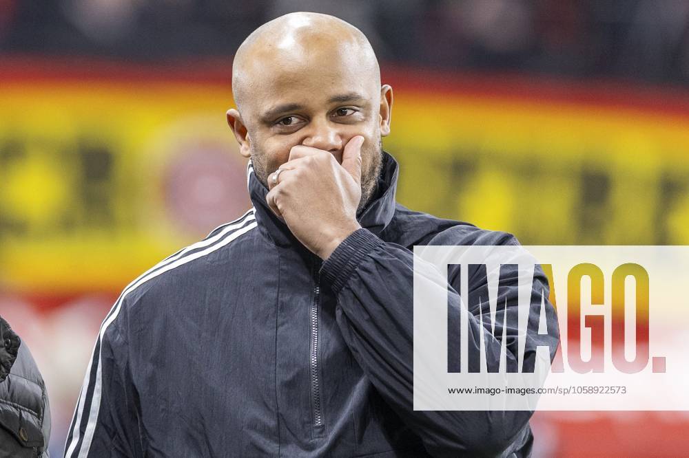 Vincent Kompany (FC Bayern München, Cheftrainer). Leverkusen, Fussball 1.Bundesliga 22. Spieltag, Spieltag 22, Bayer 04 Leverkusen - FC Bayern München, 15.02.2024, BayArena, Leverkusen. DFL regulations prohibit any use of photographs as image sequences and or quasi-video Â