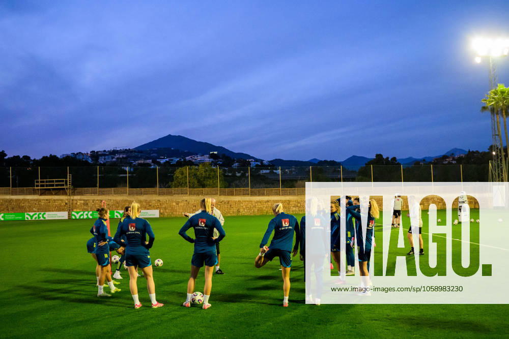 Players of Sweden during a training session with the women s national football team of Sweden on February 17, 2025 in Marbella. Photo: Ludvig Thunman BILDBYRAN kod LT LT0676 fotboll football soccer fotball träning practice training sverige sweden dam bbeng