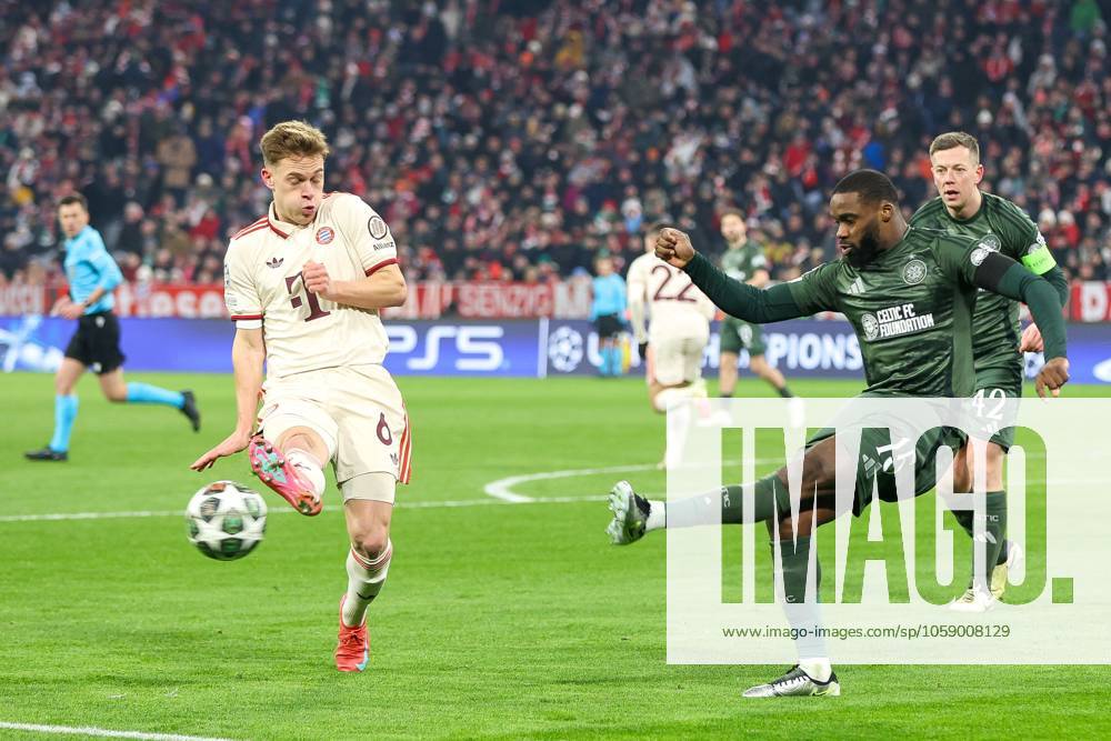 Im Zweikampf, Aktion, mit Joshua Kimmich 6 (FC Bayern Muenchen), Jeffrey Schlupp 15 (Celtic Glasgow), FC Bayern Muenchen vs. Celtic Glasgow, Fussball, Champions League, Play offs, Rueckspiel, 18.02.2025 Muenchen Bayern Deutschland