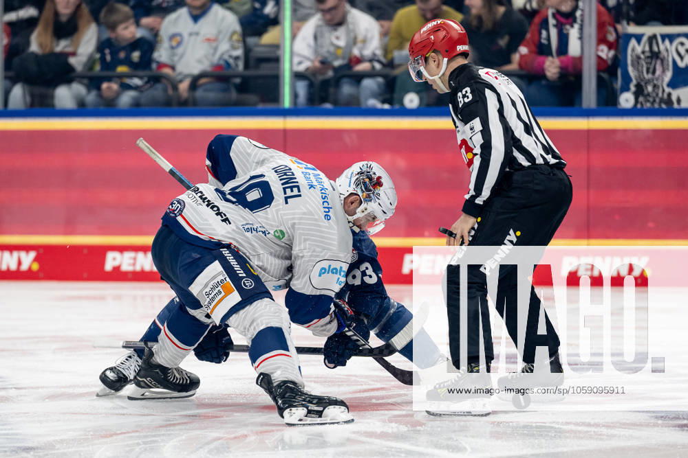 Linesperson David Tschirner fuehrt ein Bully Faceoff aus zwischen Maximilian Kastner (EHC Red Bull Muenchen, 93) und Eric Cornel (Iserlohn Roosters, 18). GER, EHC Red Bull Muenchen vs. Iserlohn Roosters, Eishockey, DEL, 47. Spieltag, Saison 2024 2025, 21.02.2025. GER, EHC Red Bull Muenchen vs. Iserlohn Roosters, Eishockey, DEL, 47. Spieltag, Saison 2024 2025, 21.02.2025. Muenchen