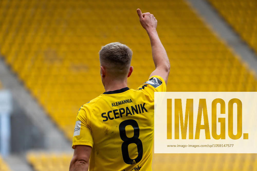 Lukas Scepanik (Alemannia Aachen, 08) TSV Alemannia Aachen vs. Borussia Dortmund II, Fussball, 3. Liga, 25. Spieltag, Saison 2024 2025, 22.02.2025 TSV Alemannia Aachen vs. Borussia Dortmund II, Fussball, 3. Liga, 25. Spieltag, Saison 2024 2025, 22.02.2025 Aachen