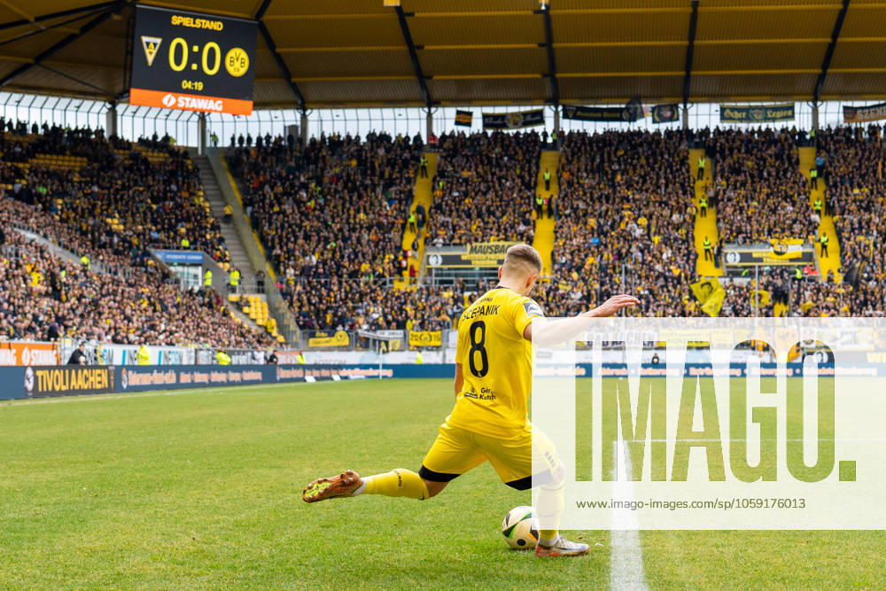 Lukas Scepanik (Alemannia Aachen, 08) TSV Alemannia Aachen vs. Borussia Dortmund II, Fussball, 3. Liga, 25. Spieltag, Saison 2024 2025, 22.02.2025 TSV Alemannia Aachen vs. Borussia Dortmund II, Fussball, 3. Liga, 25. Spieltag, Saison 2024 2025, 22.02.2025 Aachen