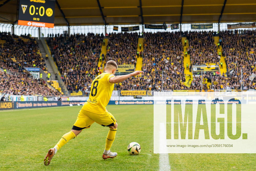 Lukas Scepanik (Alemannia Aachen, 08) TSV Alemannia Aachen vs. Borussia Dortmund II, Fussball, 3. Liga, 25. Spieltag, Saison 2024 2025, 22.02.2025 TSV Alemannia Aachen vs. Borussia Dortmund II, Fussball, 3. Liga, 25. Spieltag, Saison 2024 2025, 22.02.2025 Aachen