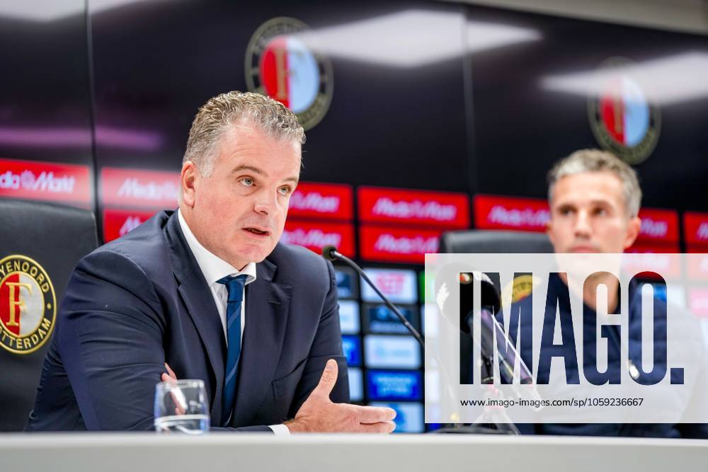 , Stadion Feijenoord ˜De Kuip , Season 2024 2025 , Football , Eredivisie . Dennis te Kloese during presentation of new Feyenoord head coach Robin van Persie Presentation of Robin van Persie x28028534x