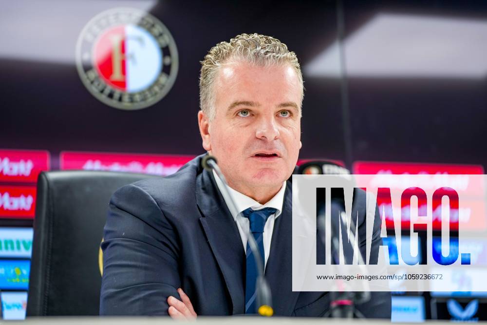 , Stadion Feijenoord ˜De Kuip , Season 2024 2025 , Football , Eredivisie . Dennis te Kloese during presentation of new Feyenoord head coach Robin van Persie Presentation of Robin van Persie x28028545x