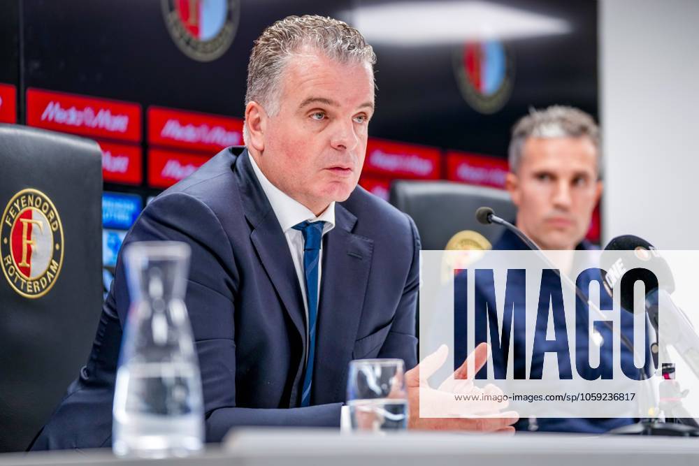, Stadion Feijenoord ˜De Kuip , Season 2024 2025 , Football , Eredivisie . Dennis te Kloese during presentation of new Feyenoord head coach Robin van Persie Presentation of Robin van Persie x28028667x