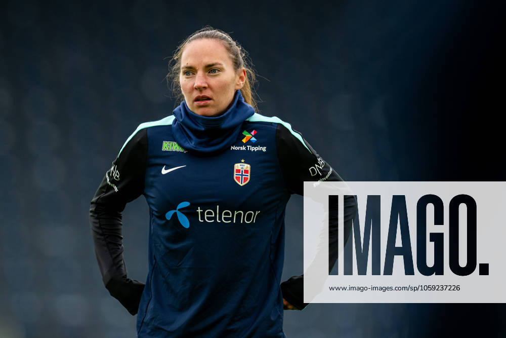 Marit Bratberg Lund of the Norwegian women s national football team during a training session on February 24, 2025 in Stavanger. Photo: Vegard Grott BILDBYRAN kod VG VG0717 bbeng fotboll football soccer fotball norge norway women dam nations league träning practice training trening