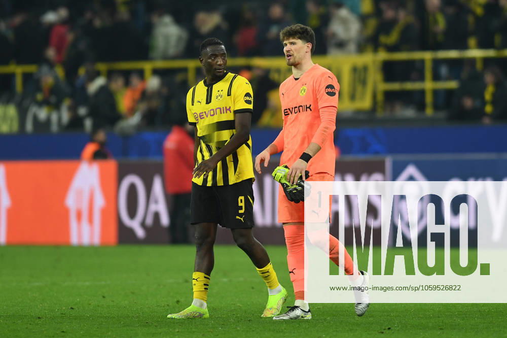 Serhou Guirassy (Borussia Dortmund) und Torwart Gregor Kobel (Borussia Dortmund) look on during the UEFA Champions League 2024 25 Round of 16 First Leg match between Borussia Dortmund and LOSC Lille at Signal Iduna Park on March 4, 2025 in Dortmund, Germany. (Photo by Ralf Treese DeFodi Images)