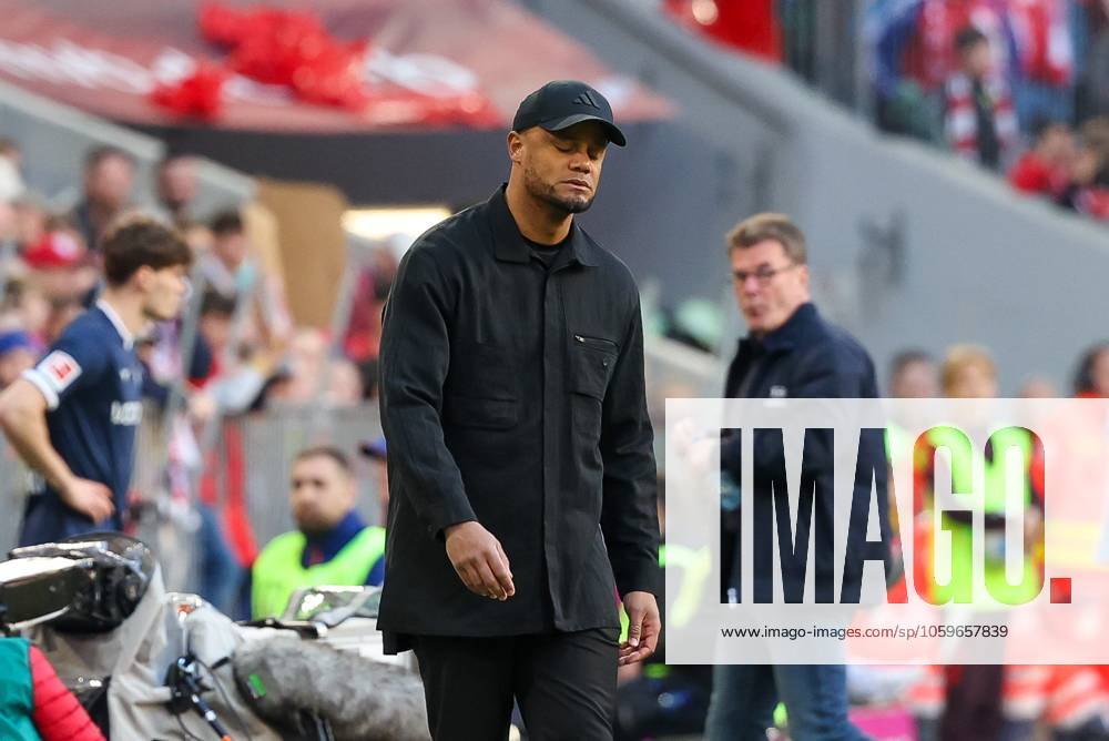 Enttaeuschung bei Chef-Trainer Vincent Kompany (FC Bayern Muenchen), FC Bayern Muenchen vs. VfL Bochum, Fussball, 1. Bundesliga, 25. Spieltag, 08.03.2025 DFB regulations prohibit any use of photographs as image sequences and or quasi-video Muenchen Bayern Deutschland