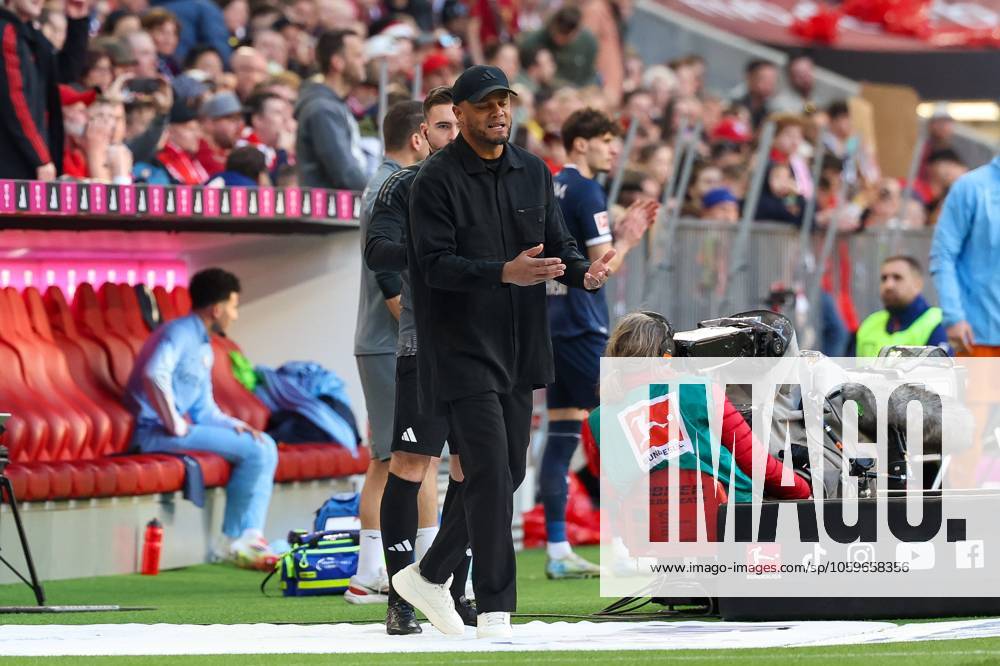 Enttaeuschung bei Chef-Trainer Vincent Kompany (FC Bayern Muenchen), FC Bayern Muenchen vs. VfL Bochum, Fussball, 1. Bundesliga, 25. Spieltag, 08.03.2025 DFB regulations prohibit any use of photographs as image sequences and or quasi-video Muenchen Bayern Deutschland