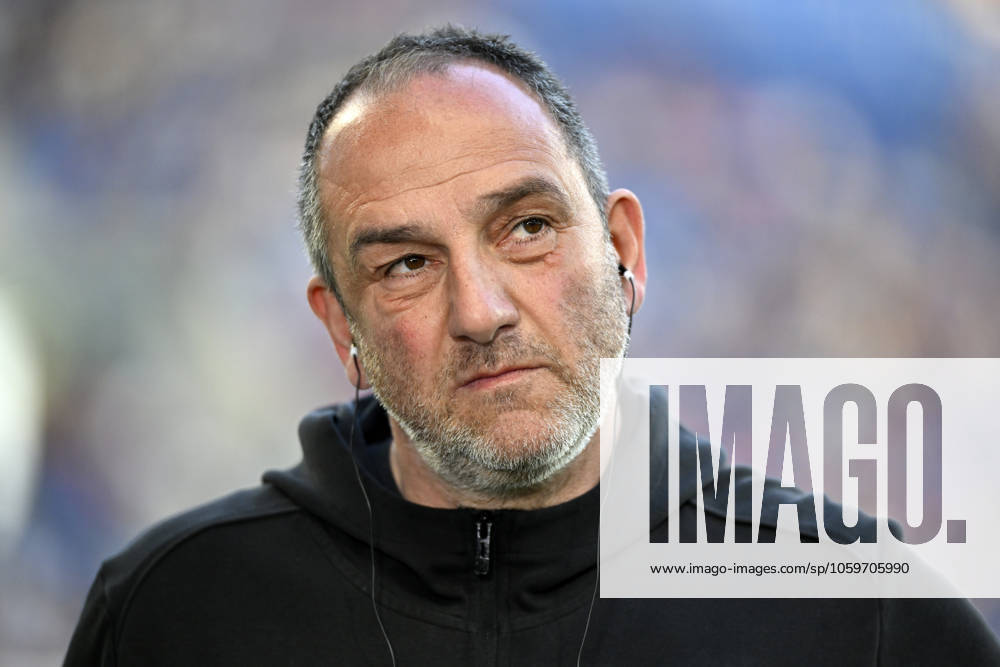 Vor Spielbeginn: Trainer Coach Frank Schmidt 1. FC Heidenheim 1846 FCH Portrait TSG 1899 Hoffenheim vs 1. FC Heidenheim 1846 FCH 09.03.2025 DFL REGULATIONS PROHIBIT ANY USE OF PHOTOGRAPHS AS IMAGE SEQUENCES AND OR QUASI-VIDEO TSG 1899 Hoffenheim vs 1. FC Heidenheim 1846 FCH
