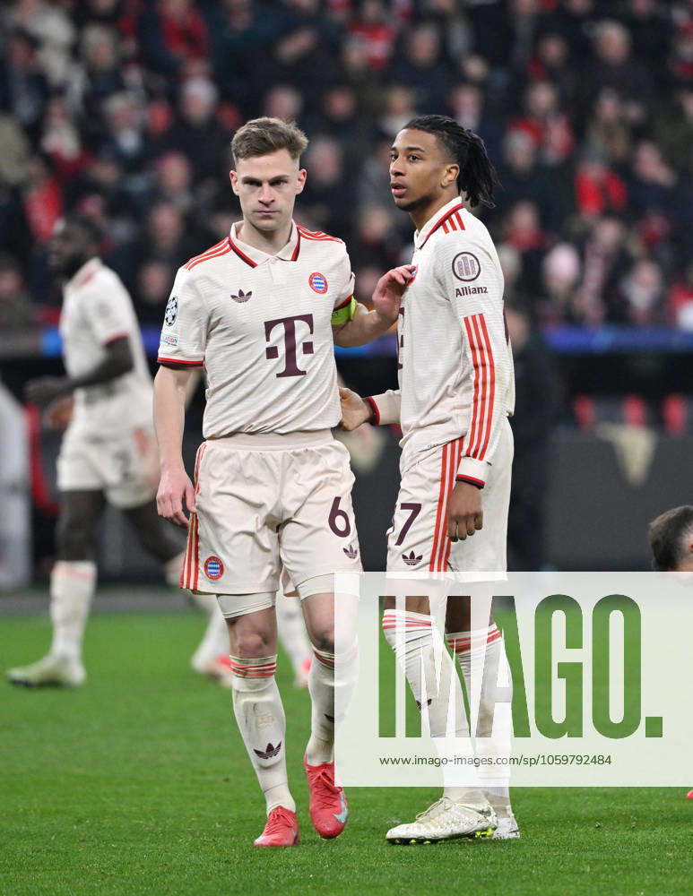 Joshua Kimmich (Bayern Muenchen), Michael Olise (Bayern München), v.li. 11.03.2025, Fussball UEFA Champions League 2024 25, Achtelfinale, Rückspiel, Bayer 04 Leverkusen - FC Bayern München 0:2 Foto: Maik Hölter Team2 UEFA regulations prohibit any use of photographs as image sequences and or quasi-video Leverkusen BayArena Nordrhein Westfalen Deutschland