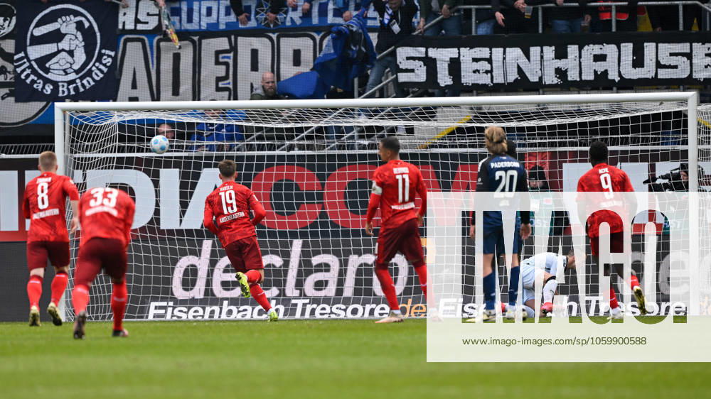 Paderborn, Home Deluxe Arena, 15.03.25, GER, Herren, 2.Bundesliga, Saison 2024-2025, SC Paderborn 07 - 1.FC Kaiserslautern Bild: Daniel HANSLIK (Kaiserslautern) macht das Tor zum 3:1 Only for editorial use! DFL regulations prohibit any use of photographs as image sequences and or quasi-video. NRW Deutschland