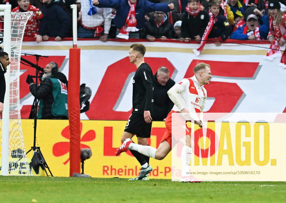 Fussball-Bundesliga - Saison 2024 2025 Mewa-Arena Mainz - 15.03.2025 1. FSV Mainz 05 (mz) - FC Freiburg (fr) 2:2 Andreas HANCHE-OLSEN (1. FSV Mainz 05) jubelt nach seinem Tor zum 2:1 DFL REGULATIONS PROHIBIT ANY USE OF PHOTOGRAPHS AS IMAGE SEQUENCES AND OR QUASI VIDEO NATIONAL AND INTERNATIONAL NEWS AGENCIES OUT Fussball-Bundesliga - 1. FSV Mainz 05