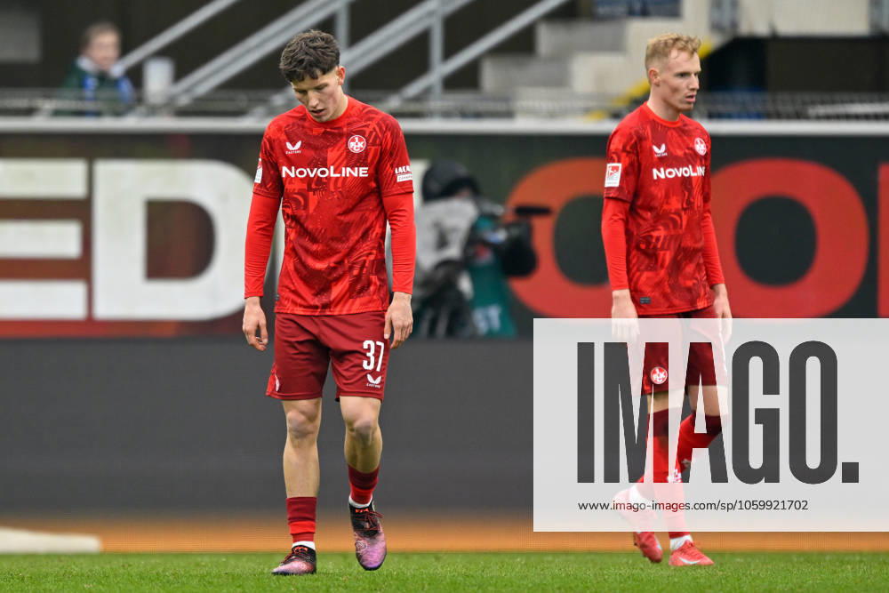 Paderborn, Home Deluxe Arena, 15.03.25, GER, Herren, 2.Bundesliga, Saison 2024-2025, SC Paderborn 07 - 1.FC Kaiserslautern Bild: v.li. Leon ROBINSON (Kaiserslautern) und Tim BREITHAUPT (Kaiserslautern) Only for editorial use! DFL regulations prohibit any use of photographs as image sequences and or quasi-video. NRW Deutschland