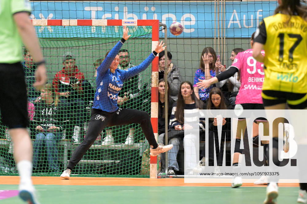 Marie Kristin Weiss (TusSies Metzingen, 12) im Tor TusSies Metzingen vs. BVB Borussia Dortmund Handball, Handball, HBF, 19.Ligaspieltag, Saison 2024 2025, 15.03.2025 TusSies Metzingen vs. BVB Borussia Dortmund Handball, Handball, HBF, 19.Ligaspieltag, Saison 2024 2025, 15.03.2025 Metzingen