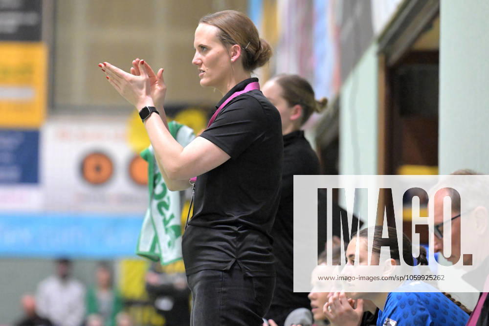 Miriam Hirsch (TusSies Metzingen, Trainerin) TusSies Metzingen vs. BVB Borussia Dortmund Handball, Handball, HBF, 19.Ligaspieltag, Saison 2024 2025, 15.03.2025 TusSies Metzingen vs. BVB Borussia Dortmund Handball, Handball, HBF, 19.Ligaspieltag, Saison 2024 2025, 15.03.2025 Metzingen