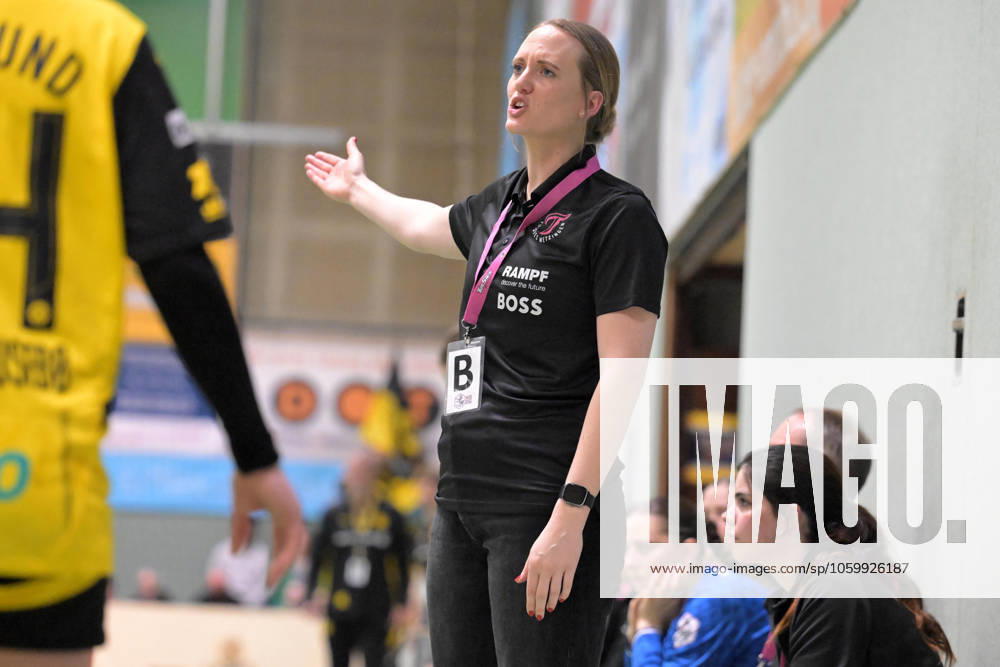 Miriam Hirsch (TusSies Metzingen, Trainerin) TusSies Metzingen vs. BVB Borussia Dortmund Handball, Handball, HBF, 19.Ligaspieltag, Saison 2024 2025, 15.03.2025 TusSies Metzingen vs. BVB Borussia Dortmund Handball, Handball, HBF, 19.Ligaspieltag, Saison 2024 2025, 15.03.2025 Metzingen