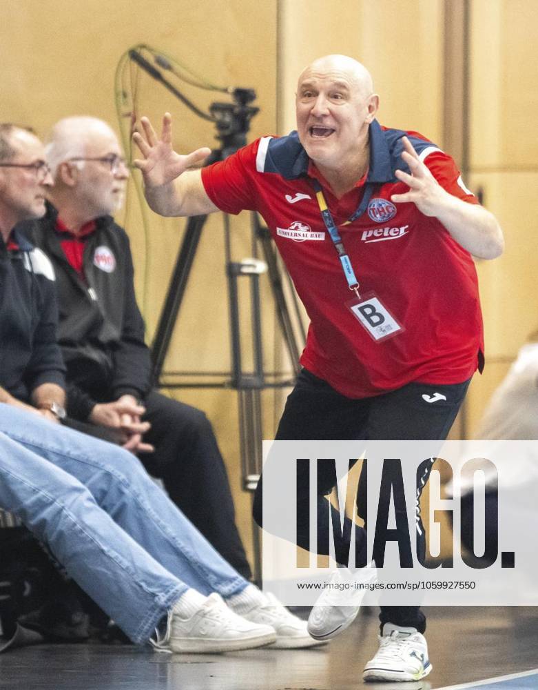 Handball Frauen 1. Bundesliga Frauen Saison 2024-2025 Salzhalle 19. Spieltag Thüringer HC - HB Ludwigsburg im Foto: Trainer Herbert Mueller (Thüringer HC) ( Deutschland Thueringen Bad Langensalza