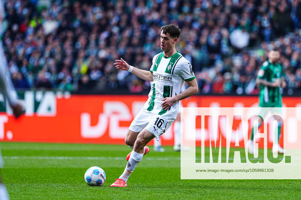 Philipp Sander (Borussia Moenchengladbach, 16) GER, SV Werder Bremen vs. Borussia Moenchengladbach, Fussball, Bundesliga, Spieltag 26, Spielzeit 2024 25, 15.03.2025 DFL REGULATIONS PROHIBIT ANY USE OF PHOTOGRAPHS AS IMAGE SEQUENCES AND OR QUASI-VIDEO GER, SV Werder Bremen vs. Borussia Moenchengladbach, Fussball, Bundesliga, Spieltag 26, Spielzeit 2024 25, 15.03.2025 Bremen