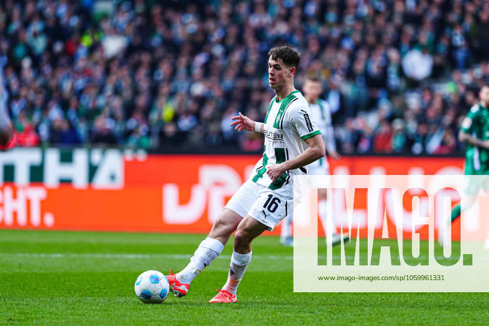 Philipp Sander (Borussia Moenchengladbach, 16) GER, SV Werder Bremen vs. Borussia Moenchengladbach, Fussball, Bundesliga, Spieltag 26, Spielzeit 2024 25, 15.03.2025 DFL REGULATIONS PROHIBIT ANY USE OF PHOTOGRAPHS AS IMAGE SEQUENCES AND OR QUASI-VIDEO GER, SV Werder Bremen vs. Borussia Moenchengladbach, Fussball, Bundesliga, Spieltag 26, Spielzeit 2024 25, 15.03.2025 Bremen