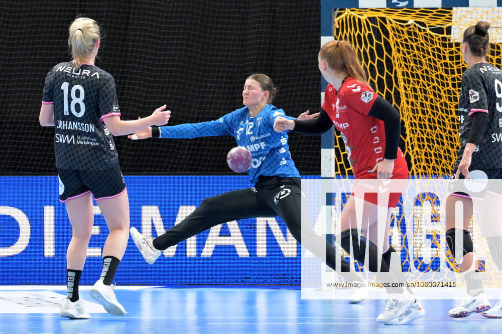 Marie Kristin Weiss (TusSies Metzingen, 12) im Tor HB Ludwigsburg vs. TusSies Metzingen, Handball, HBF, 20.Ligaspieltag, Saison 2024 2025, 19.03.2025 HB Ludwigsburg vs. TusSies Metzingen, Handball, HBF, 20.Ligaspieltag, Saison 2024 2025, 19.03.2025 Ludwigsburg