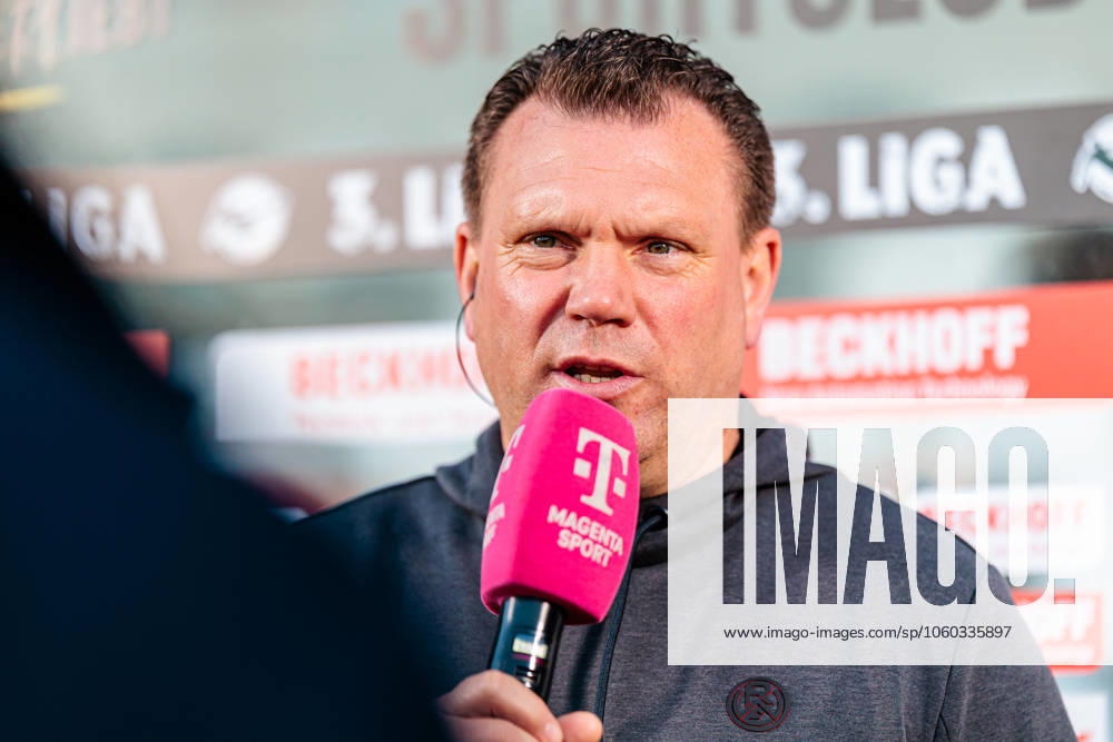 Uwe Koschinat (Rot-Weiss Essen, Cheftrainer) im Interview mit Magenta GER, SC Verl vs. Rot-Weiss Essen, Fussball, 3. Liga, 30. Spieltag, Spielzeit 2024 2025, 28.03.2025 DFL Regulations prohibit any use of photographers as image sequences and or quasi-video. GER, SC Verl vs. Rot-Weiss Essen, Fussball, 3. Liga, 30. Spieltag, Spielzeit 2024 2025, 28.03.2025 Verl