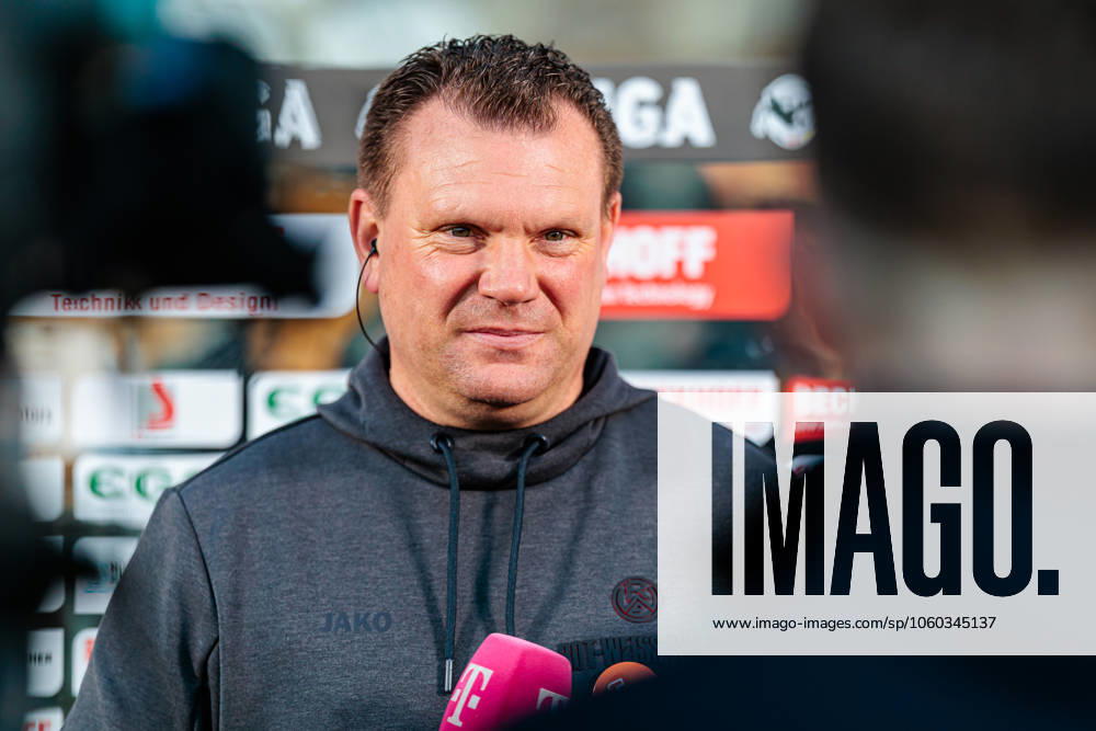 Uwe Koschinat (Rot-Weiss Essen, Cheftrainer) im Interview mit Magenta GER, SC Verl vs. Rot-Weiss Essen, Fussball, 3. Liga, 30. Spieltag, Spielzeit 2024 2025, 28.03.2025 DFL Regulations prohibit any use of photographers as image sequences and or quasi-video. GER, SC Verl vs. Rot-Weiss Essen, Fussball, 3. Liga, 30. Spieltag, Spielzeit 2024 2025, 28.03.2025 Verl