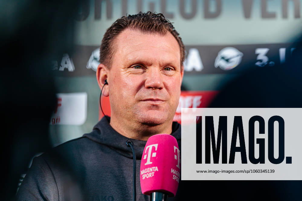 Uwe Koschinat (Rot-Weiss Essen, Cheftrainer) im Interview mit Magenta GER, SC Verl vs. Rot-Weiss Essen, Fussball, 3. Liga, 30. Spieltag, Spielzeit 2024 2025, 28.03.2025 DFL Regulations prohibit any use of photographers as image sequences and or quasi-video. GER, SC Verl vs. Rot-Weiss Essen, Fussball, 3. Liga, 30. Spieltag, Spielzeit 2024 2025, 28.03.2025 Verl