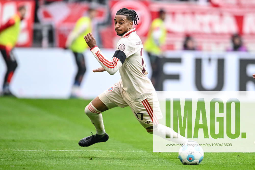 Michael Olise (FC Bayern Muenchen) in Aktion, am Ball, Einzelaktion waehrend des Spiels der 1. Bundesliga zwischen FC Bayern München und FC St. Pauli 1910, Allianz Arena am 29. March 2025 in München, Deutschland. (Foto von Harry Langer DeFodi Images) +++ Michael Olise (FC Bayern Muenchen) controls the Ball during the Bundesliga match between FC Bayern München and FC St. Pauli 1910 at Allianz Arena on March 29, 2025 in Munich, Germany. (Photo by Harry Langer DeFodi Images) DFL regulations prohibit any use of photographs as image sequences and or quasi-video. (Photo by Harry Langer DeFodi Images) DFL regulations prohibit any use of photographs as image sequences and or quasi-video.