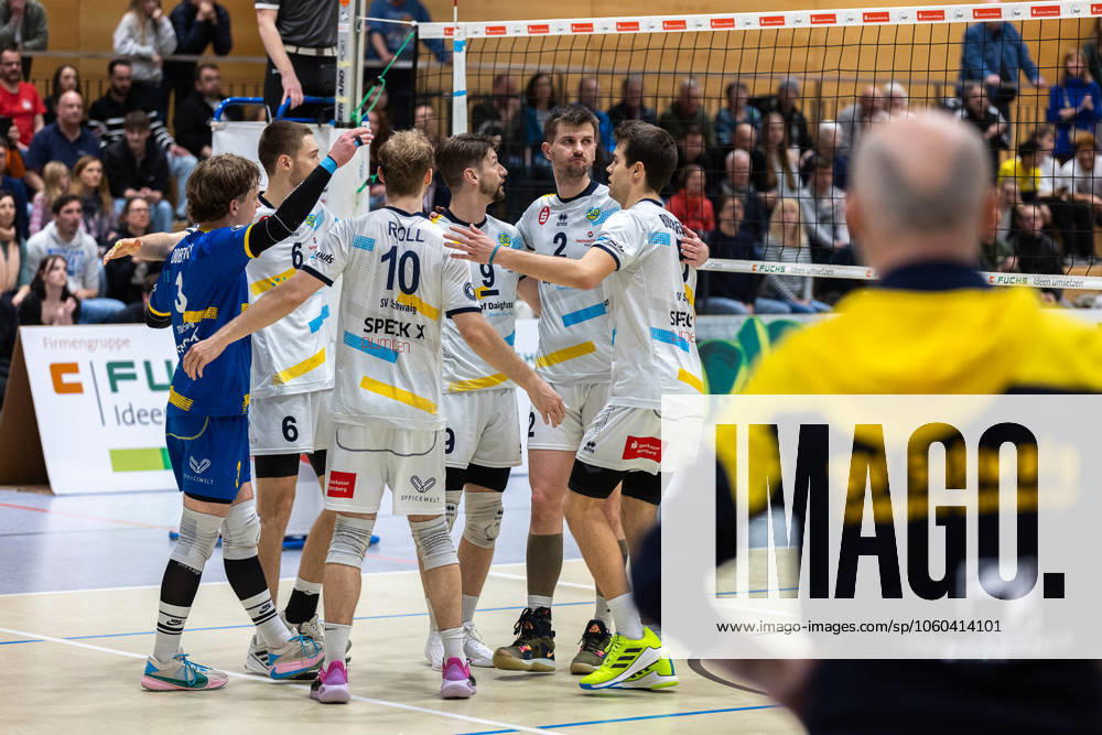 Team, Mannschaft, jubelt, Jubel, positive Emotionen, positive Emotion, SV Schwaig Volleyball - Dentalservice Gust VC Dresden, Volleyball, 2. Bundesliga Sued, , 29.03.2025 SV Schwaig Volleyball - Dentalservice Gust VC Dresden, Volleyball, 2. Bundesliga Sued, , 29.03.2025 Schwaig