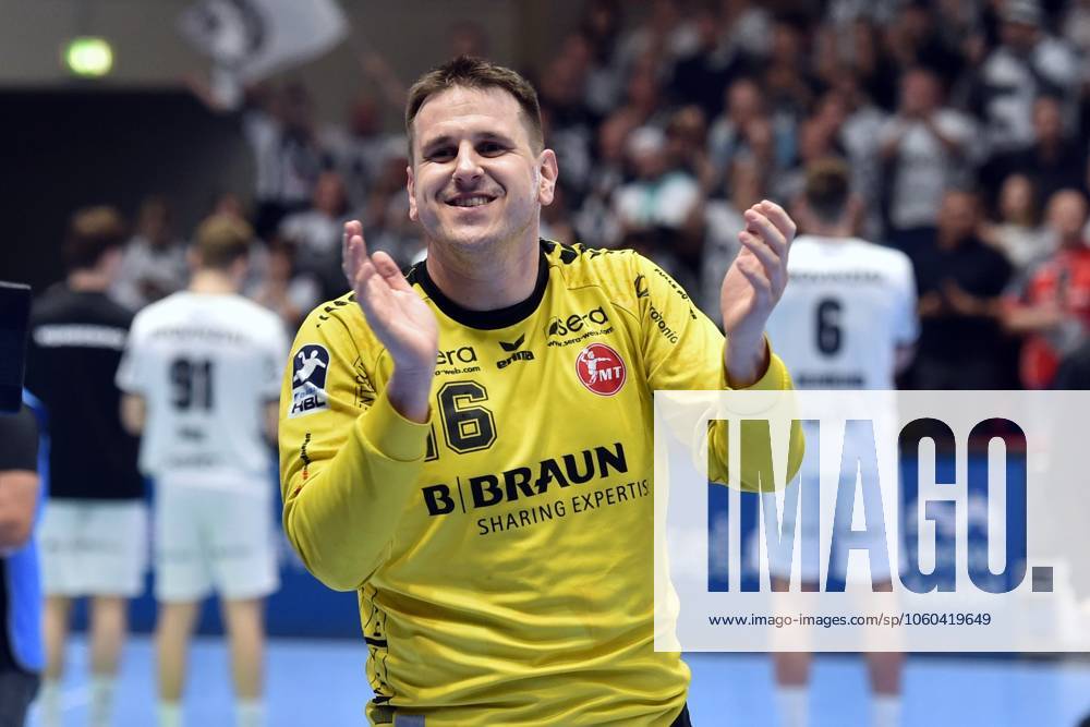 Jubel, Freude nach dem Sieg: Nebojsa Simic (Torwart MT Melsungen 16) , GER, MT Melsungen - THW Kiel, Handball, 1. Bundesliga, 24. Spieltag, Saison 2024 2025, 29.03.2025, GER, MT Melsungen - THW Kiel, Handball, 1. Bundesliga, 24. Spieltag, Saison 2024 2025, 29.03.2025 Kassel