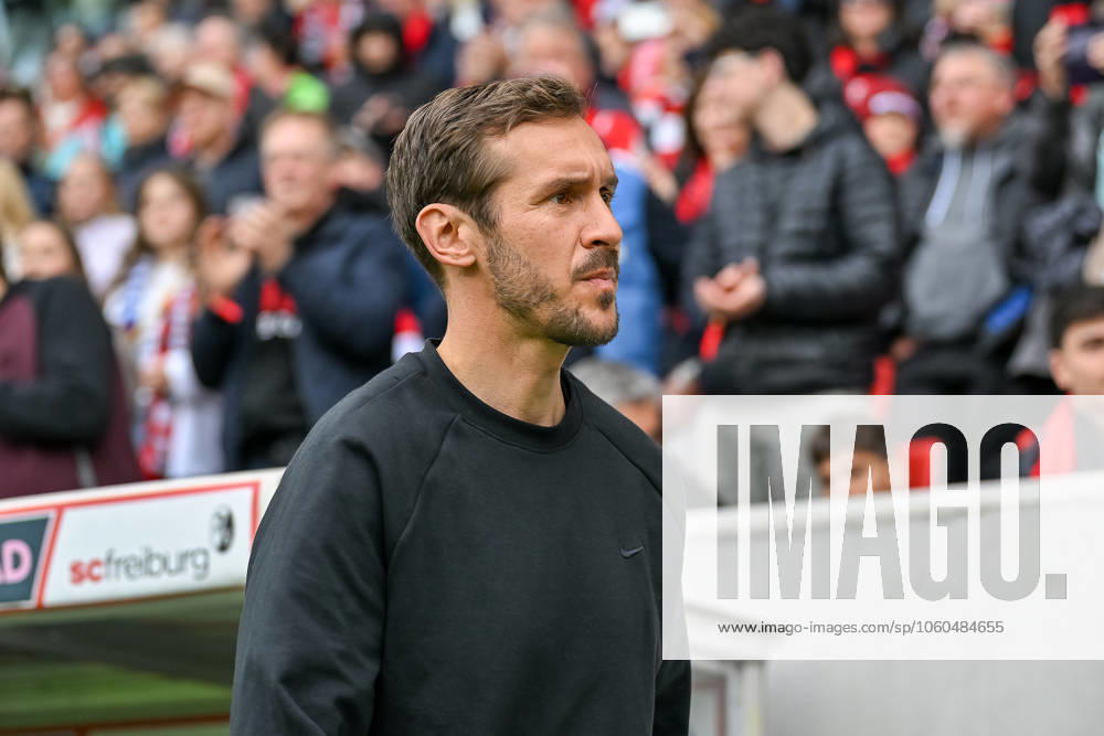 Julian Schuster (SC Freiburg, Trainer) mit neutraler Emotion Mimik GER, SC Freiburg - 1. FC Union Berlin, Fussball, Bundesliga, 27. Spieltag, Saison 2024 2025, 30.03.2025 DFL DFB REGULATIONS PROHIBIT ANY USE OF PHOTOGRAPHS AS IMAGE SEQUENCES AND OR QUASI-VIDEO GER, SC Freiburg - 1. FC Union Berlin, Fussball, Bundesliga, 27. Spieltag, Saison 2024 2025, 30.03.2025 Freiburg