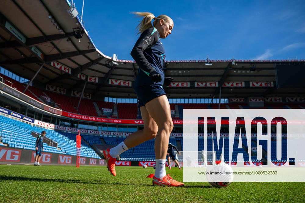 Guro Bergsvand of the Norwegian women s national football team during a training session on April 2, 2025 in Oslo. Photo: Vegard Grott BILDBYRAN kod VG VG0738 bbeng fotboll football soccer fotball norge norway women dam nations league träning practice training trening