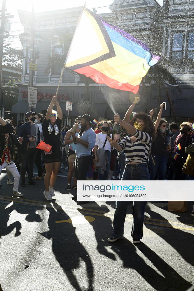 San Francisco, California - Hundreds of San Franciscans held an impromptu street party in the Castro District Saturday after news agencies called the US presidential election for Joe Biden. San Francisco USA - ZUMAw332 20201107_zap_w332_016