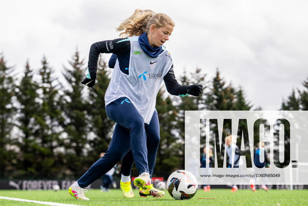 Justine Kielland of the Norwegian women s national football team during a training session on April 3, 2025 in Reykjavik. Photo: Vegard Grott BILDBYRAN kod VG VG0740 bbeng fotboll football soccer fotball norge norway women dam nations league träning practice training trening