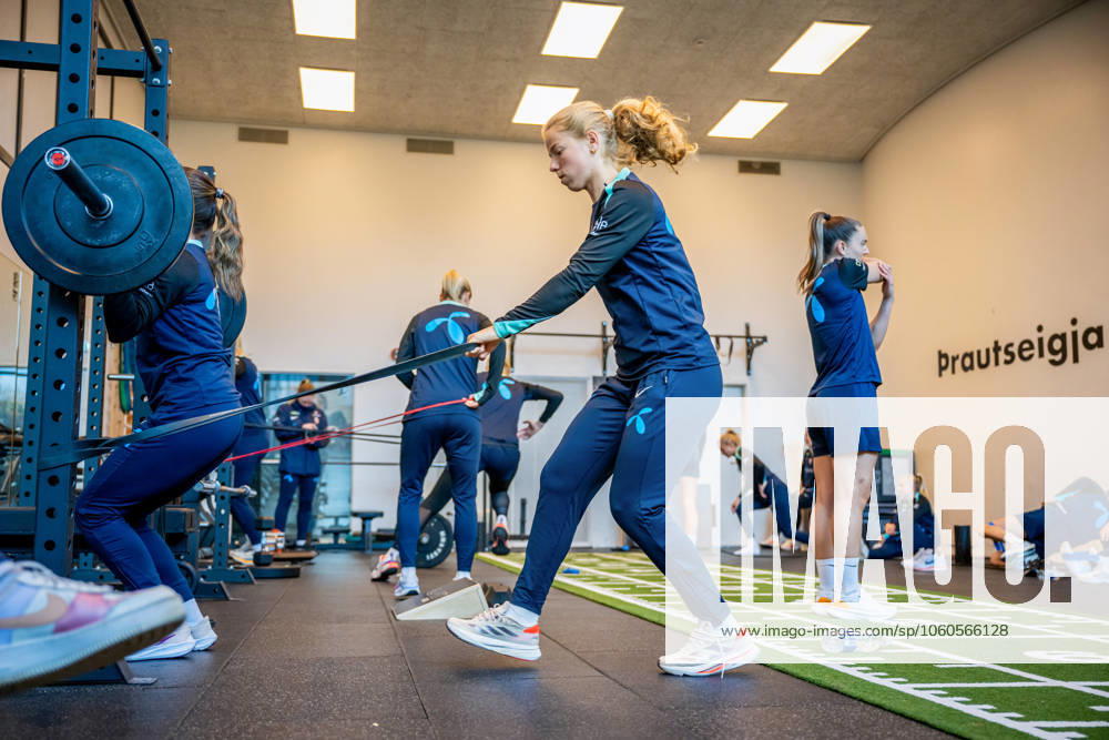 Justine Kielland of the Norwegian women s national football team during an indoor gym session on April 3, 2025 in Reykjavik. Photo: Vegard Grott BILDBYRAN kod VG VG0742 bbeng fotboll football soccer fotball norge norway women dam nations league träning practice training trening gym