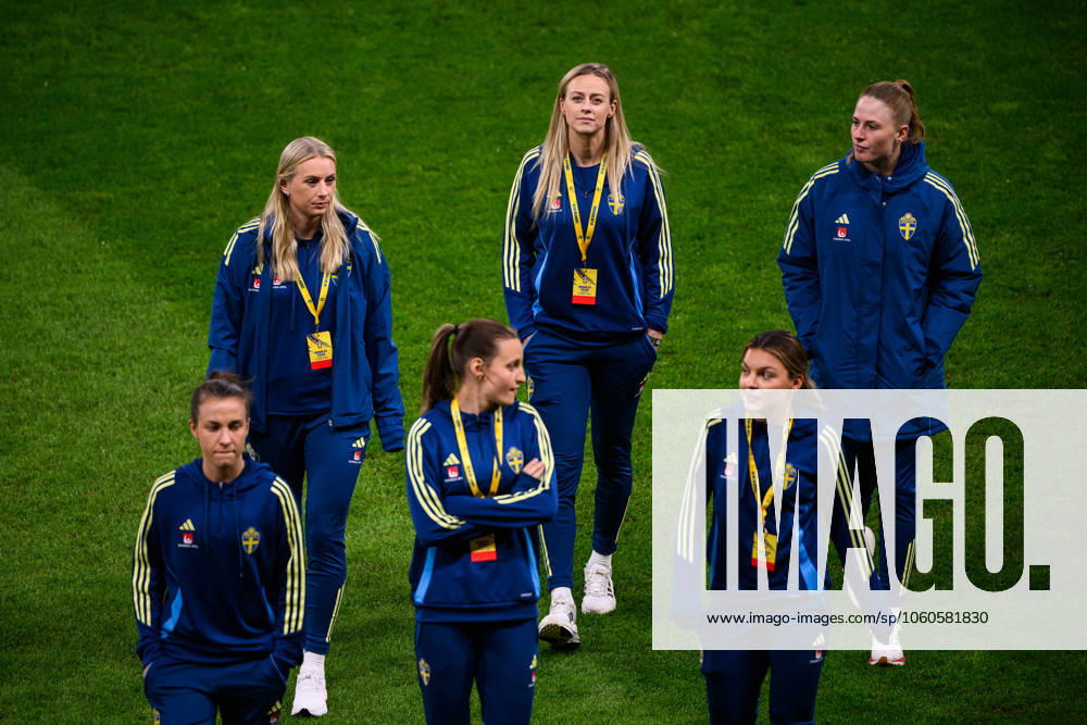 Stina Blackstenius and Amanda Ilestedt of Sweden ahead of the UEFA Women s Nations League football match between Sweden and Italy on April 4, 2025 in Stockholm. Photo: Simon Hastegard BILDBYRAN kod SH EW0513 fotboll football soccer fotball nations league uefa womens nations league sverige sweden italien italy dam bbeng