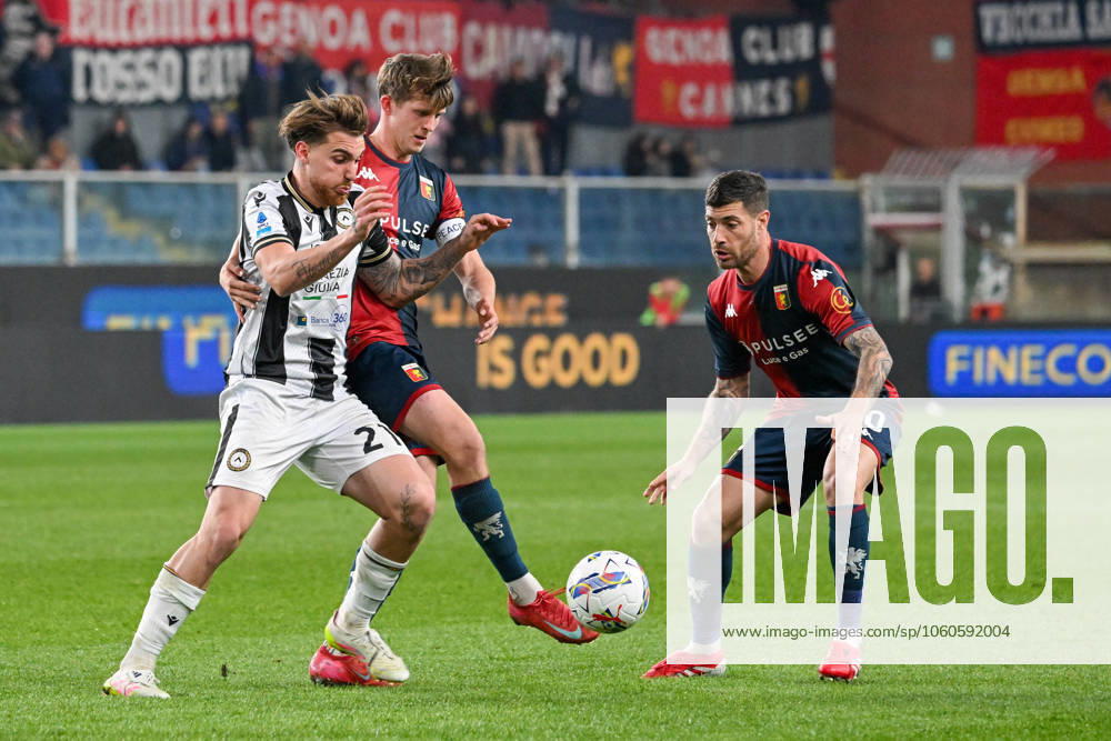 Genoas Morten Frendrup fights for the ball with Udineses Iker Bravo during the Serie A soccer match between Genoa and Udinese at the Luigi Ferraris Stadium in Genoa, Italy - Friday, April 04, 2025. - Soccer .