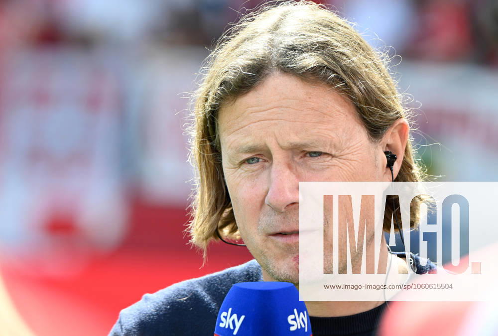 Fussball-Bundesliga - Saison 2024 2025 Mewa-Arena Mainz - 05.04.2025 1. FSV Mainz 05 (mz) - Holstein Kiel (ki) Trainer Bo HENRIKSEN (1. FSV Mainz 05) DFL REGULATIONS PROHIBIT ANY USE OF PHOTOGRAPHS AS IMAGE SEQUENCES AND OR QUASI VIDEO NATIONAL AND INTERNATIONAL NEWS AGENCIES OUT Fussball-Bundesliga - 1. FSV Mainz 05