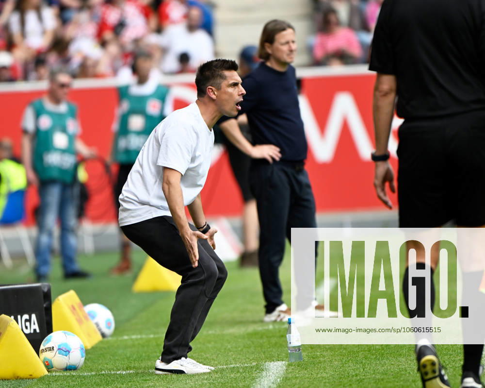 Fussball-Bundesliga - Saison 2024 2025 Mewa-Arena Mainz - 05.04.2025 1. FSV Mainz 05 (mz) - Holstein Kiel (ki) Trainer Marcel RAPP (Holstein Kiel) DFL REGULATIONS PROHIBIT ANY USE OF PHOTOGRAPHS AS IMAGE SEQUENCES AND OR QUASI VIDEO NATIONAL AND INTERNATIONAL NEWS AGENCIES OUT Fussball-Bundesliga - 1. FSV Mainz 05