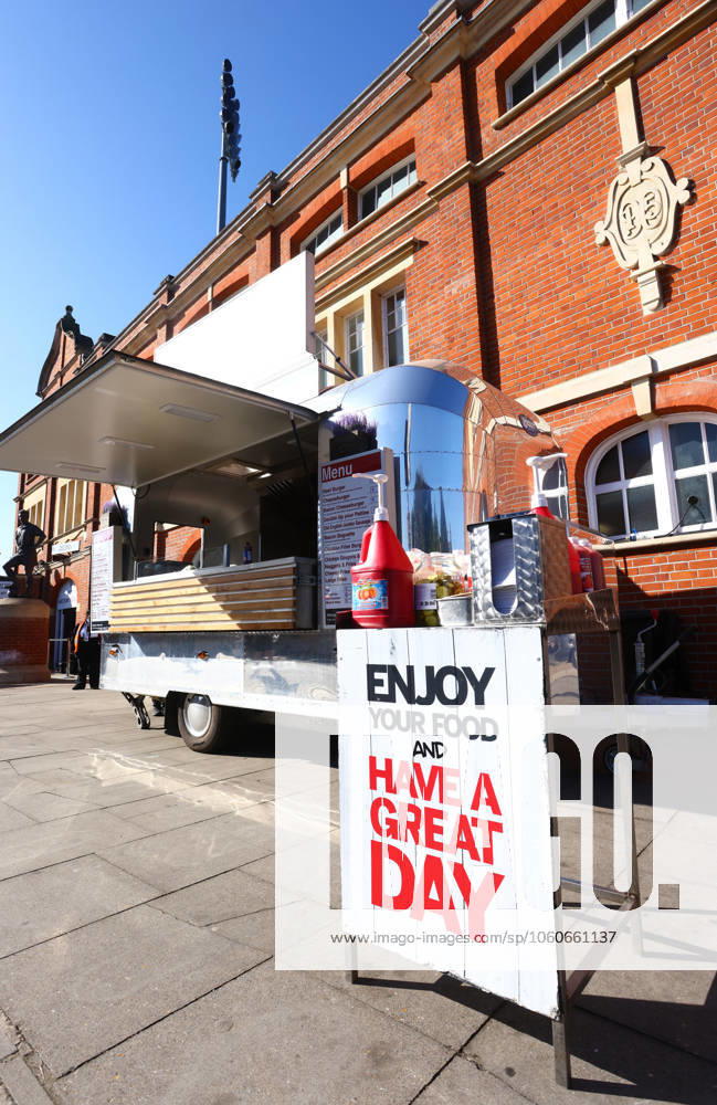 Fulham v Liverpool, English Premier League, Craven Cottage, Football, London, UK - 06 Apr 2025 A concession stand outside Craven Cottage ahead of the Premier League game between Fulham and Liverpool London Craven Cottage London GBR, UK NEWSPAPERS OUT