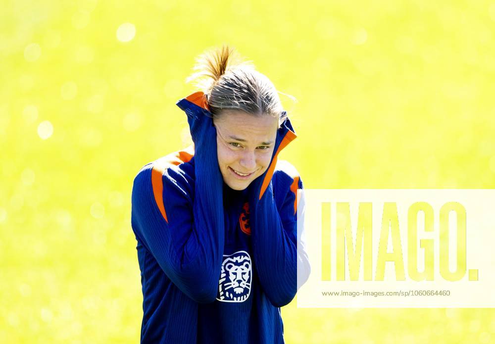 ZEIST - Lynn Wilms during a training session of the Dutch soccer players ahead of the Nations League match against Austria. ANP KOEN VAN WEEL ANPxSportx IVx 523922603 originalFilename: 523922603