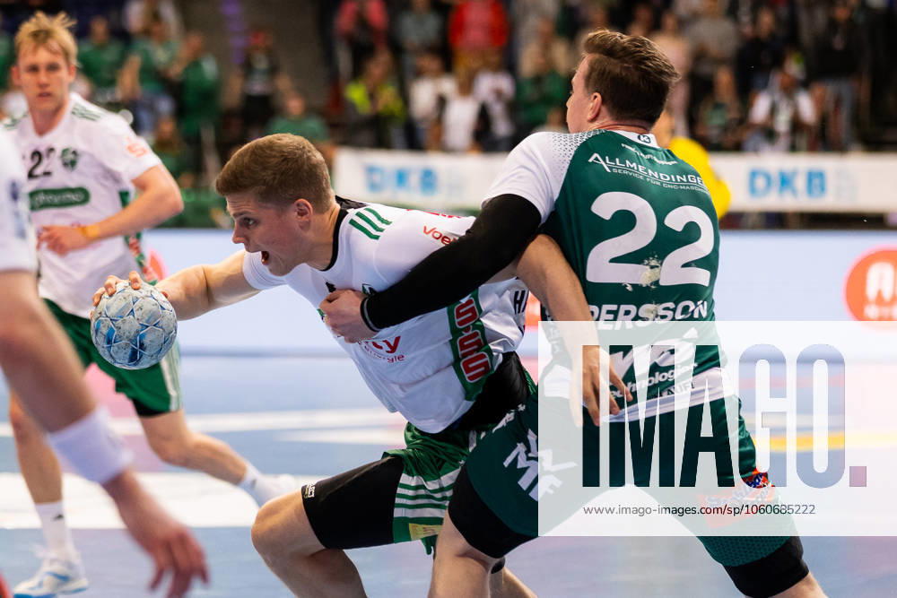 Erik PERSSON (FRISCH AUF! Goeppingen, 22) im Zweikampf gegen Martin HANNE (TSV Hannover-Burgdorf, 42) TSV Hannover-Burgdorf (HAN) vs. FRISCH AUF! Goeppingen (FAG), Handball, Maenner, Daikin Handball Bundesliga (HBL), 25. Spieltag, Spielzeit 2024 2025, 06.04.2025 TSV Hannover-Burgdorf (HAN) vs. FRISCH AUF! Goeppingen (FAG), Handball, Maenner, Daikin Handball Bundesliga (HBL), 25. Spieltag, Spielzeit 2024 2025, 06.04.2025 Hannover